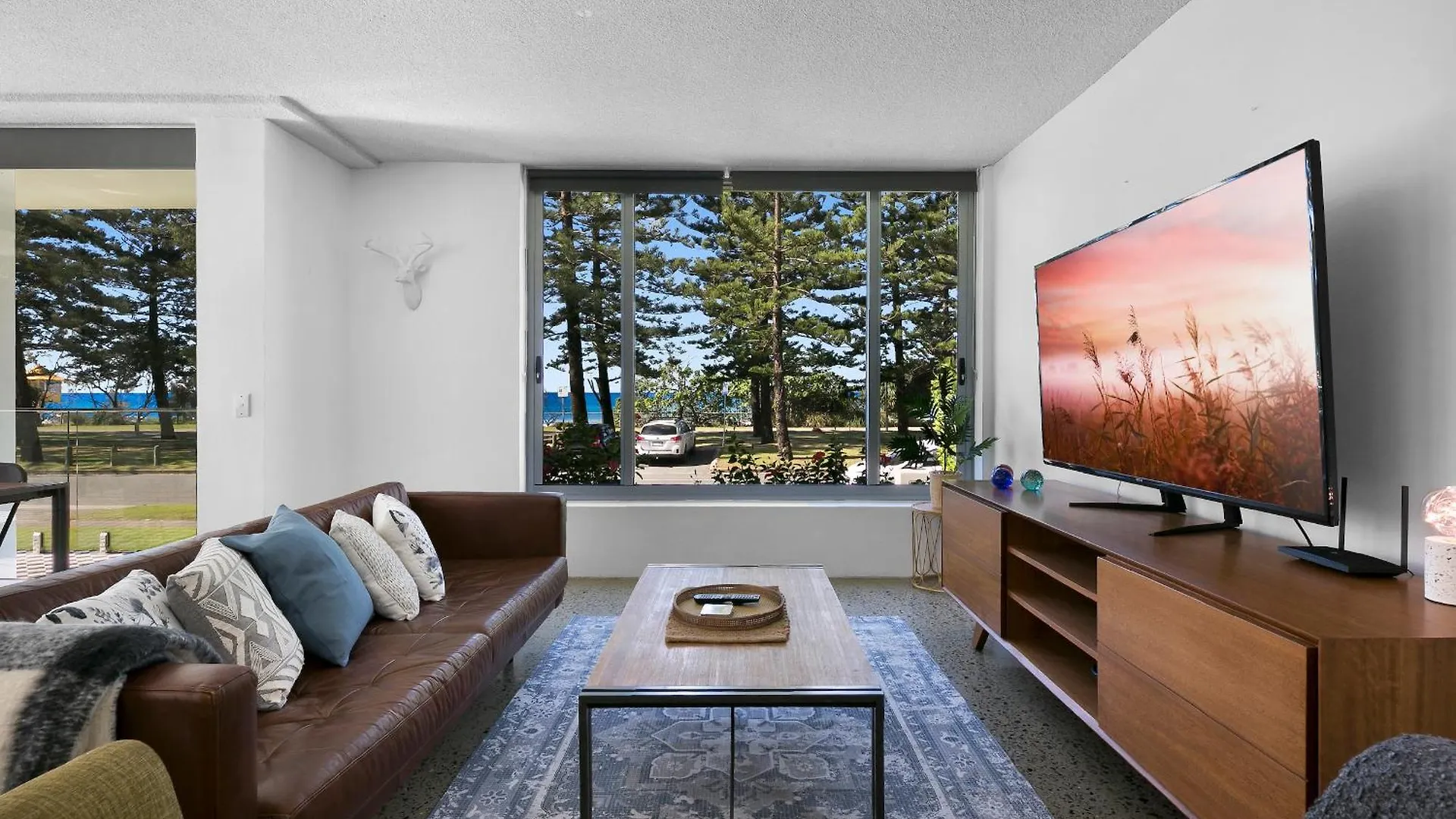 3 Bedroom Ocean Views At Teenamara غولد كوست