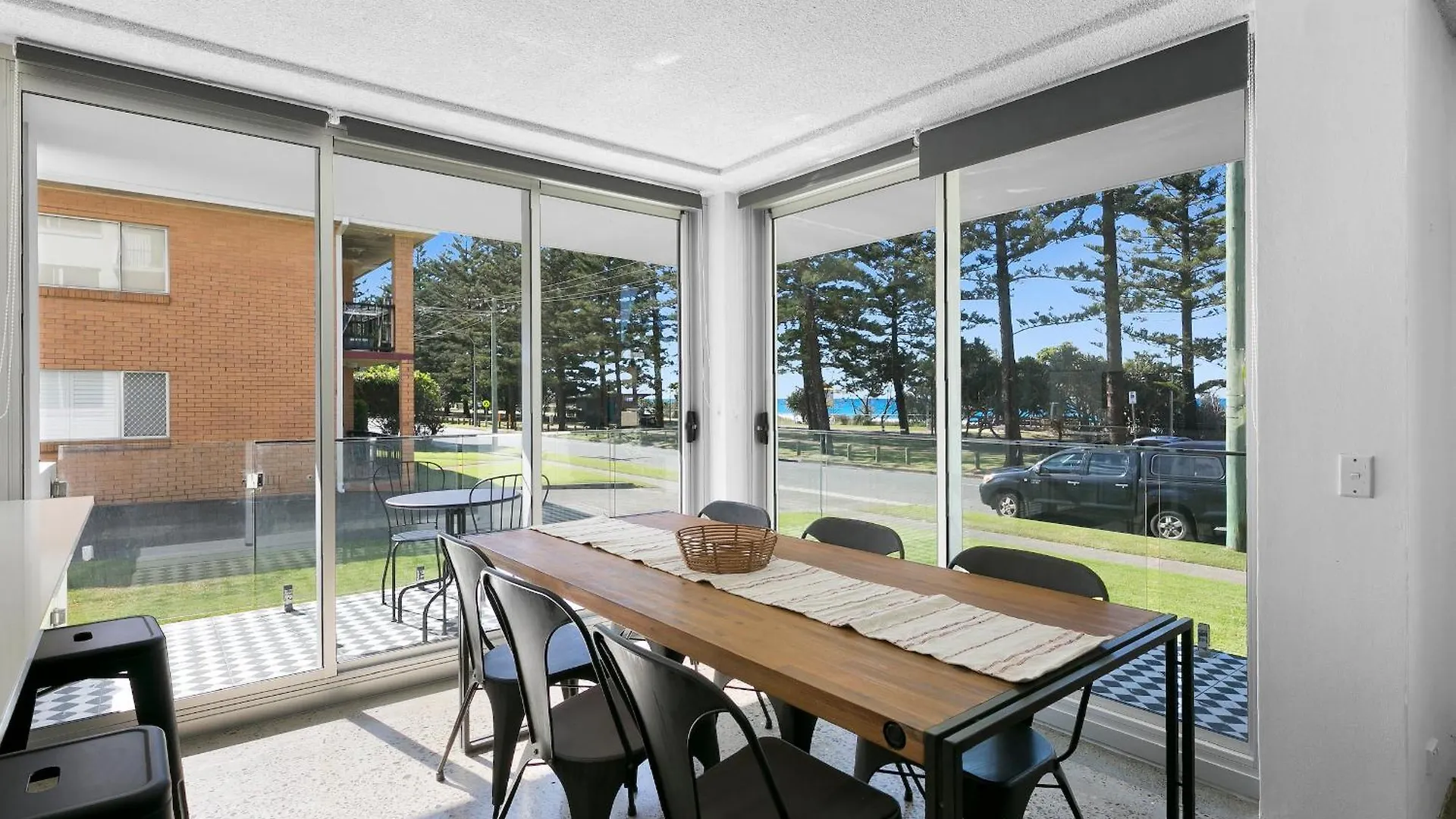 3 Bedroom Ocean Views At Teenamara غولد كوست